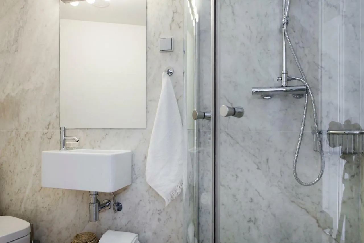 Alfama Sophisticate Flat With Balconies 2Bedrs 2Baths & Ac In 19Th Century Building Historic Center Lägenhet Lisboa