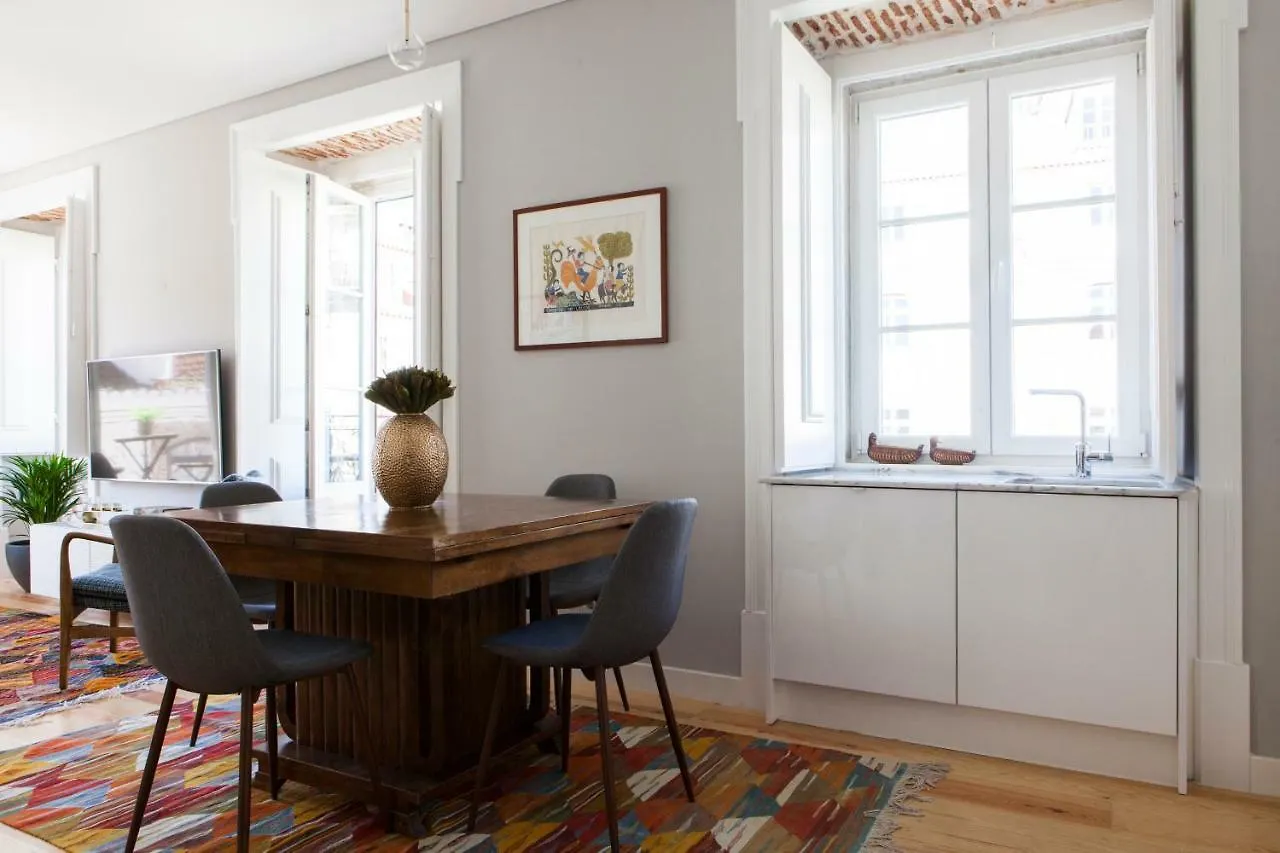 Alfama Sophisticate Flat With Balconies 2Bedrs 2Baths & Ac In 19Th Century Building Historic Center Lägenhet Lisboa