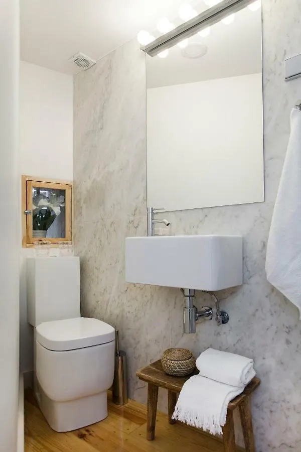 Alfama Sophisticate Flat With Balconies 2Bedrs 2Baths & Ac In 19Th Century Building Historic Center Apartment Lisbon 0*,