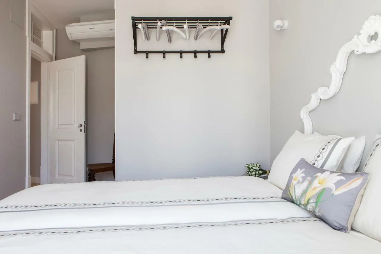 Alfama Sophisticate Flat With Balconies 2Bedrs 2Baths & Ac In 19Th Century Building Historic Center Apartment Lisbon